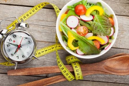 Aralıqlı oruc pəhrizi (Intermittent fasting) nədir? Çəki itirməyin ən sürətli yolu