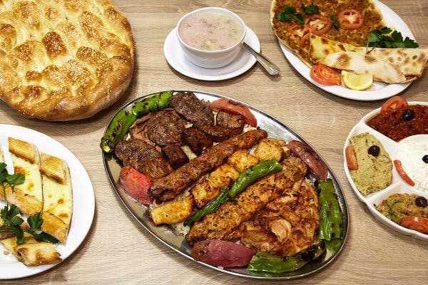 Ramazan iftarda ana yemək