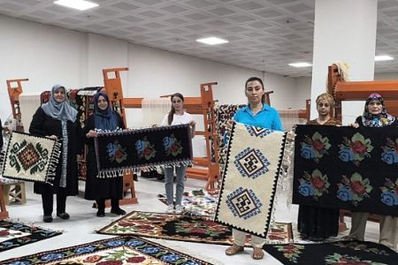 İğdırda Qarabağ kilimlərinin hazırlanması üzrə kursların populyarlığı artır