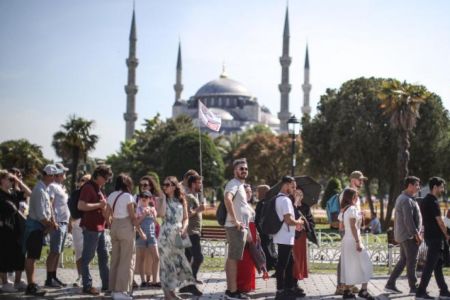 Türkiyəyə dörd ay ərzində 12,6 milyondan çox insan səfər edib