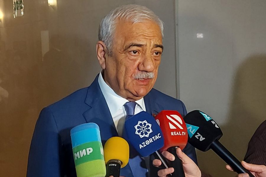 Səttar Möhbalıyev: Müxtəlif sahələrdə işləyənlər üçün layiqli iş yerlərinin yaradılmasına çalışırıq